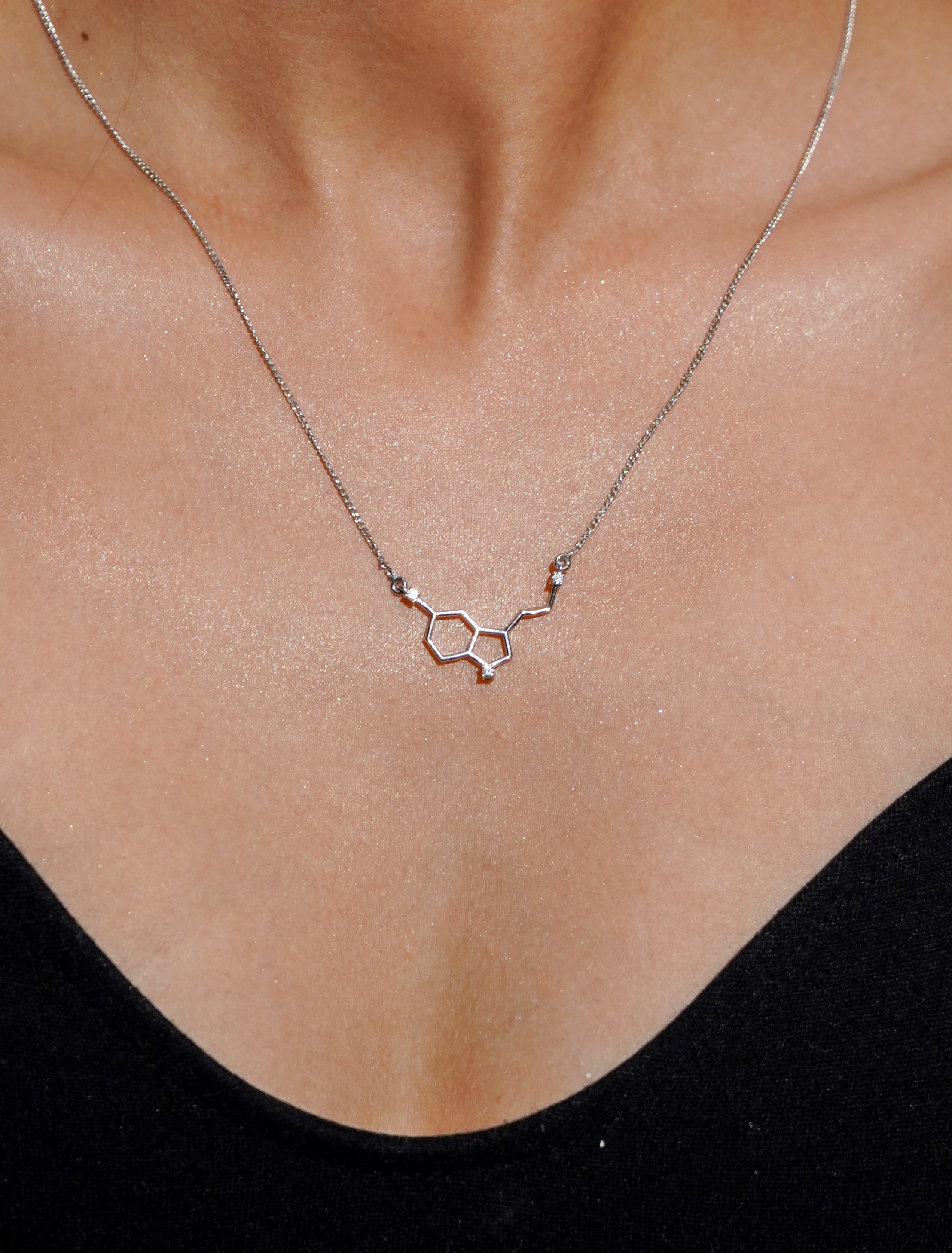 Serotonin – The Balance Pendant