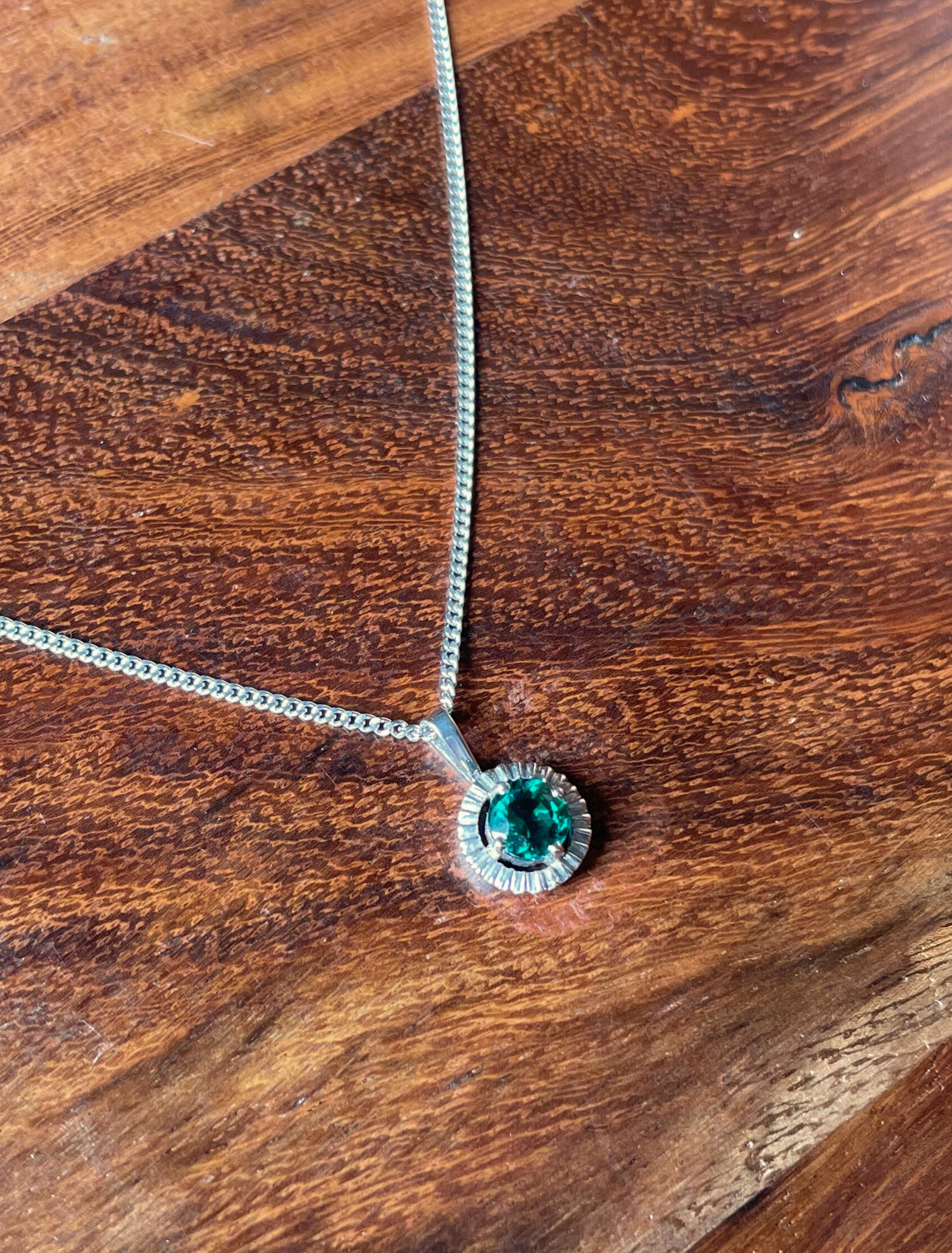 The Pendant of Confidence - Emerald